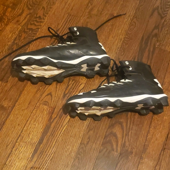 Mens Under Armour cleats.. size 11 mens. Black and white. - Picture 5 of 5